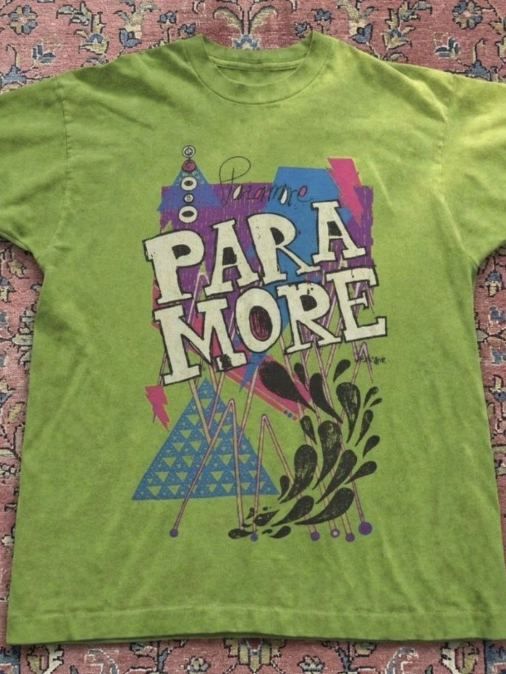 Gildan kiwi Green Paramore Graphic Tee